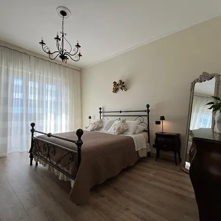 Vittore 11 Square