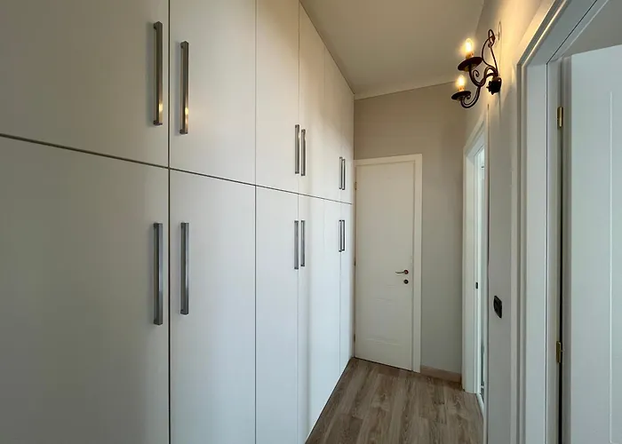 Vittore 11 Square