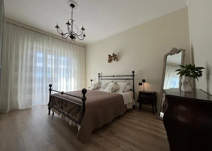Vittore 11 Square
